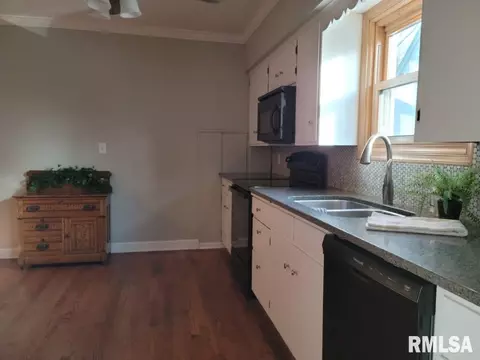 2384 24th St, Moline, IL 61265 photo 14