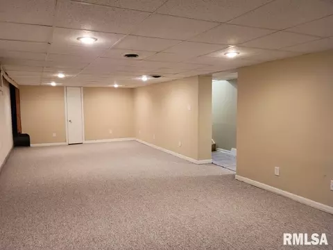 2384 24th St, Moline, IL 61265 photo 33