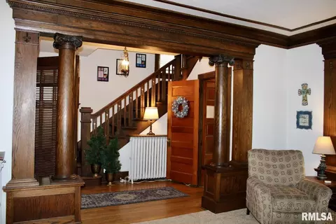 1920 15th St, Moline, IL 61265 photo 4