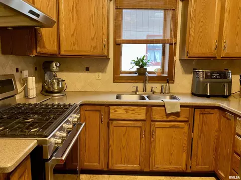1920 15th St, Moline, IL 61265 photo 15