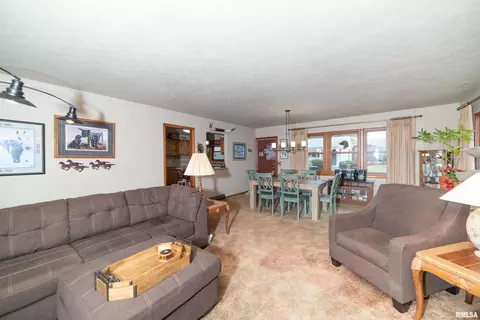205 31st Ave, Moline, IL 61265 photo 12