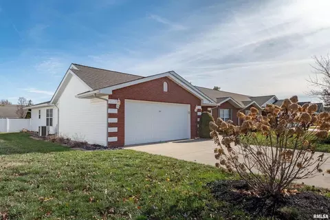 1507 Apache Dr, Marion, IL 62959 photo 3