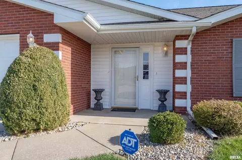 1507 Apache Dr, Marion, IL 62959 photo 2