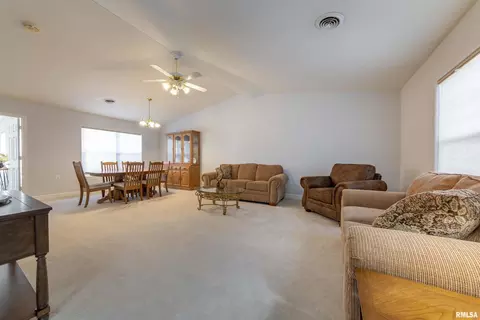 1507 Apache Dr, Marion, IL 62959 photo 5