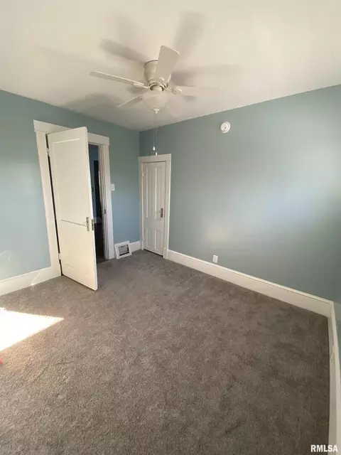 1846 1st St, Moline, IL 61265 photo 11