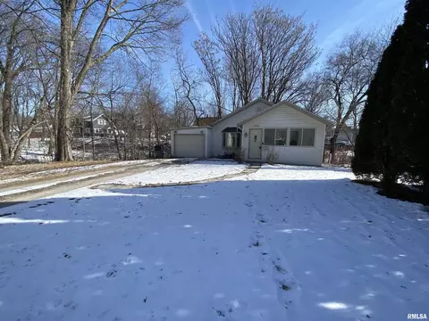 1846 1st St, Moline, IL 61265 photo 2