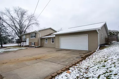 716 Eclipse Ln, Clinton, IA 52732 photo 2