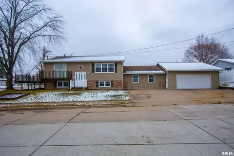 716 Eclipse Ln, Clinton, IA 52732 photo 1
