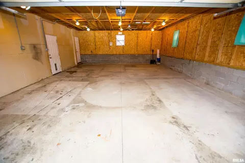 716 Eclipse Ln, Clinton, IA 52732 photo 35