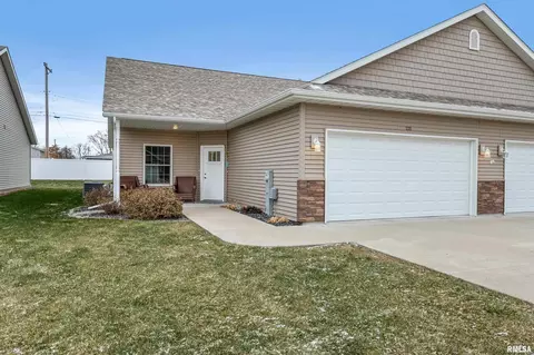 2320 13th St, Silvis, IL 61282 photo 1