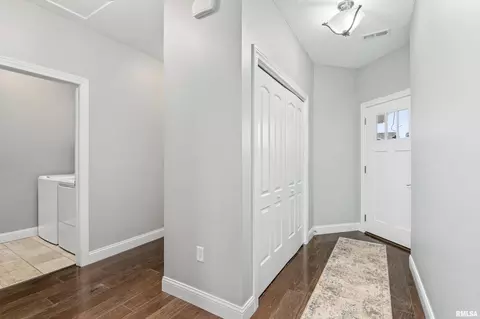 2320 13th St, Silvis, IL 61282 photo 5