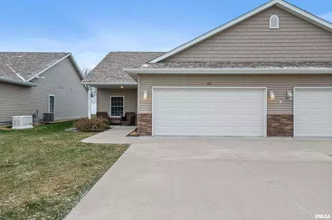 2320 13th St, Silvis, IL 61282 photo 2