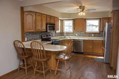 409 S Genesee St, Morrison, IL 61270 photo 7