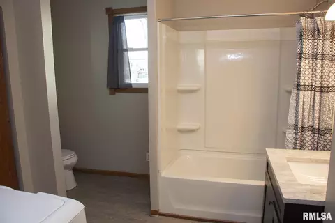 409 S Genesee St, Morrison, IL 61270 photo 14