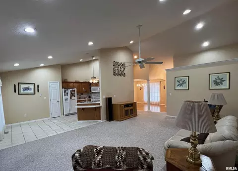 600 Legacy Dr, Herrin, IL 62948 photo 3