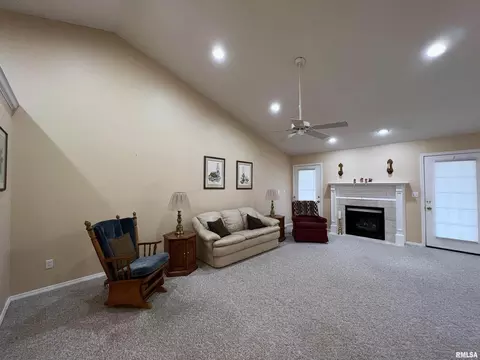 600 Legacy Dr, Herrin, IL 62948 photo 2