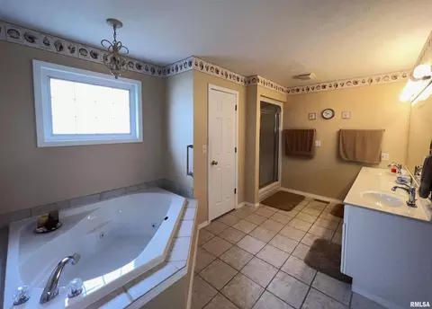 600 Legacy Dr, Herrin, IL 62948 photo 10