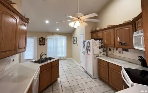 600 Legacy Dr, Herrin, IL 62948 photo 5