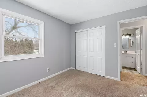 23 Manor Dr, Park View, IA 52748 photo 10