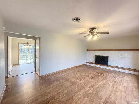 607 3rd St, Sherrard, IL 61281 photo 3