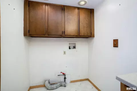 411 15th St, Silvis, IL 61282 photo 12