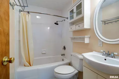 411 15th St, Silvis, IL 61282 photo 15