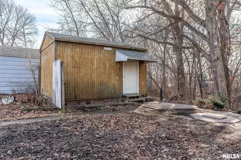 1206 3rd St, Silvis, IL 61282 photo 3