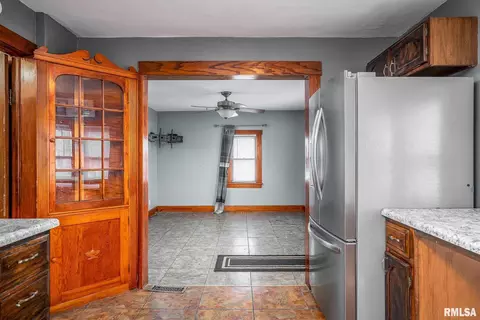 1206 3rd St, Silvis, IL 61282 photo 11