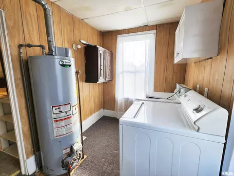 215 E Main St, Atkinson, IL 61235 photo 15