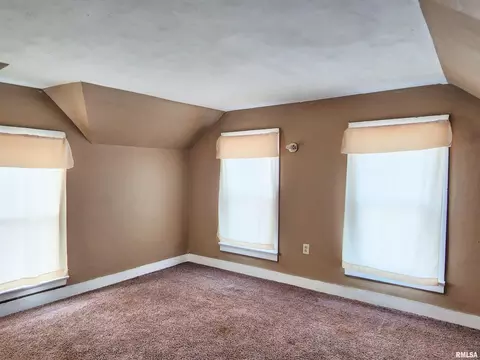 215 E Main St, Atkinson, IL 61235 photo 18