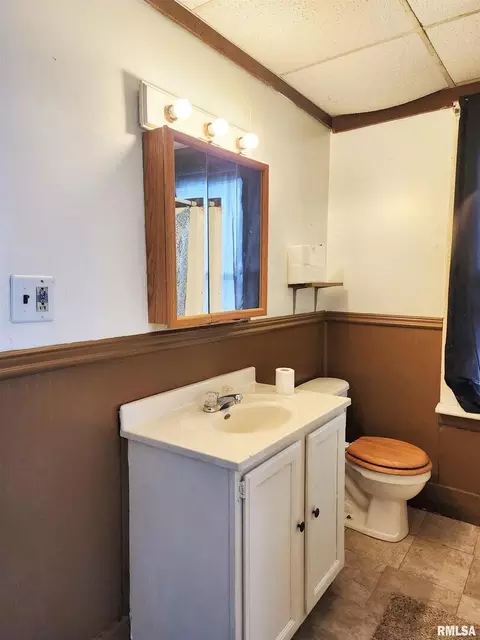 215 E Main St, Atkinson, IL 61235 photo 12