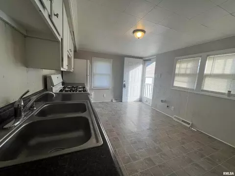 3814 13th St, Moline, IL 61265 photo 7