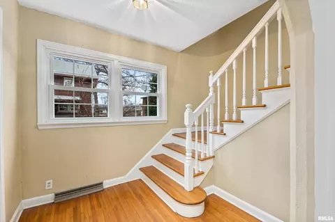 2512 12th St, Moline, IL 61265 photo 2