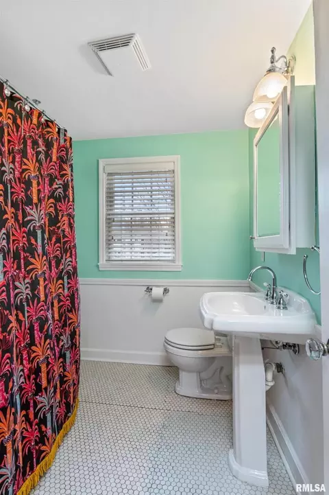2512 12th St, Moline, IL 61265 photo 21