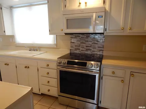 2755 12th Ave, Moline, IL 61265 photo 8