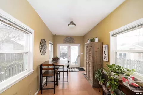 2911 13th Ave, Moline, IL 61265 photo 12