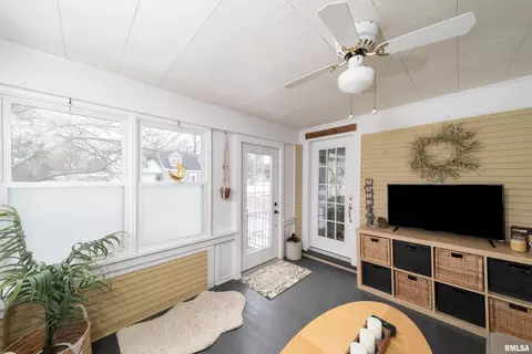 2911 13th Ave, Moline, IL 61265 photo 3