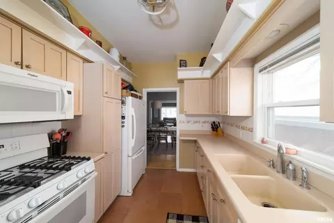 2911 13th Ave, Moline, IL 61265 photo 11