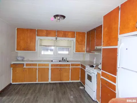 3928 14th St, Moline, IL 61265 photo 2