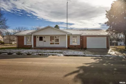 621 N 12th St, Herrin, IL 62948 photo 1