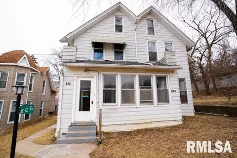 808 17th St, Moline, IL 61265