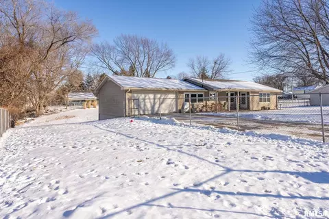 641 5th St, Silvis, IL 61282 photo 2