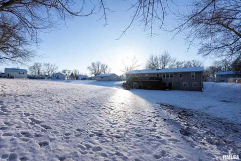 641 5th St, Silvis, IL 61282 photo 24