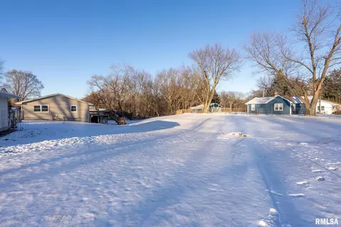 641 5th St, Silvis, IL 61282 photo 26