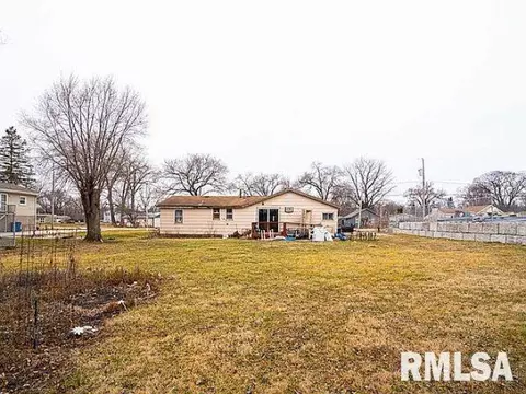 4122 15th St, Moline, IL 61265 photo 4