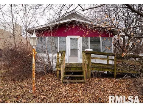3107 9th St, Rock Island, IL 61201