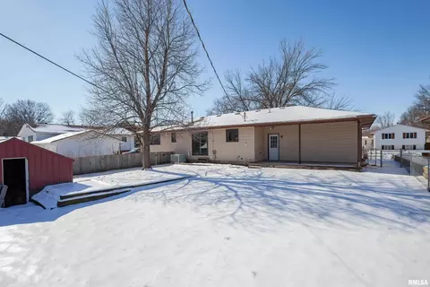 609 N 5th Pl, Eldridge, IA 52748 photo 8
