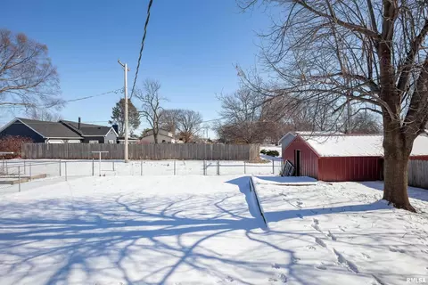 609 N 5th Pl, Eldridge, IA 52748 photo 6