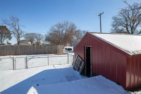 609 N 5th Pl, Eldridge, IA 52748 photo 7