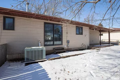 609 N 5th Pl, Eldridge, IA 52748 photo 9